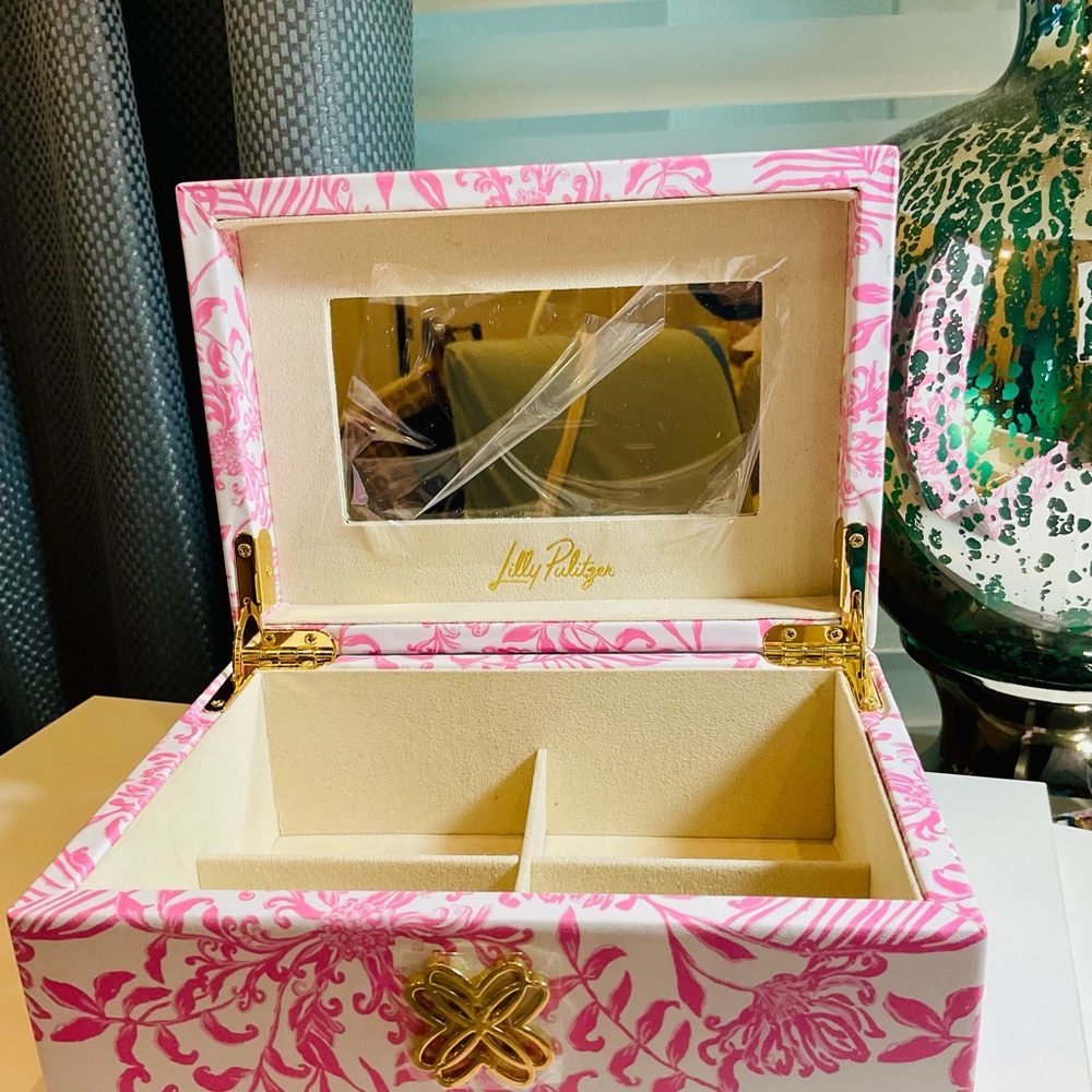Lilly Pulitzer GWP Jewelry Box in Rousseau Pink Glisten in the Sun Fabric - New